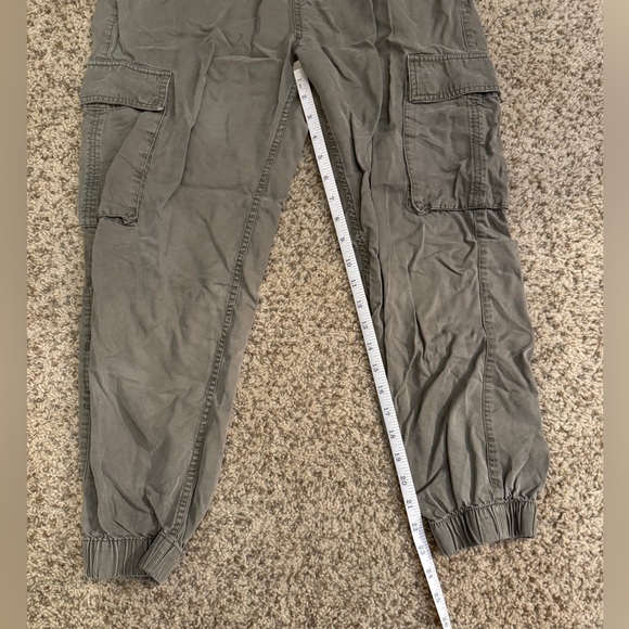 VERY CUTE ABERCROMBIE & FITCH CARGO JOGGER PANTS!! - Picture 8 of 10